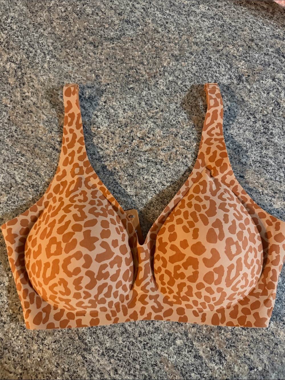 Seamless Leopard Print wireless jelly Bra in Tan